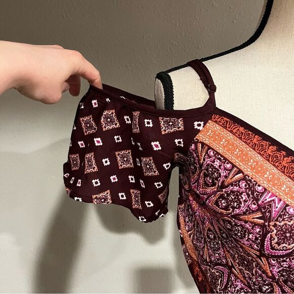 Floral cold shoulder romper - Picture 4 of 14